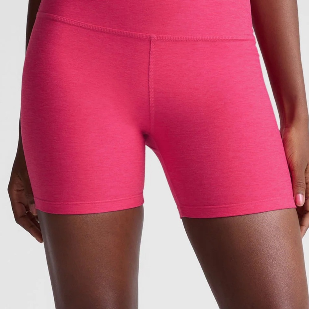 Beyond Yoga Women's SpaceDye Hot Pink Biker Shorts